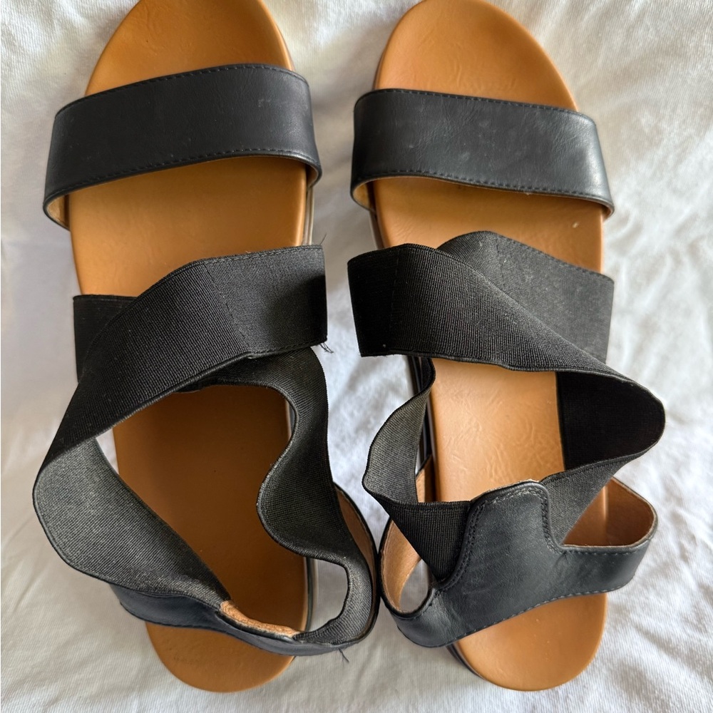 White Mountain Black Sandals